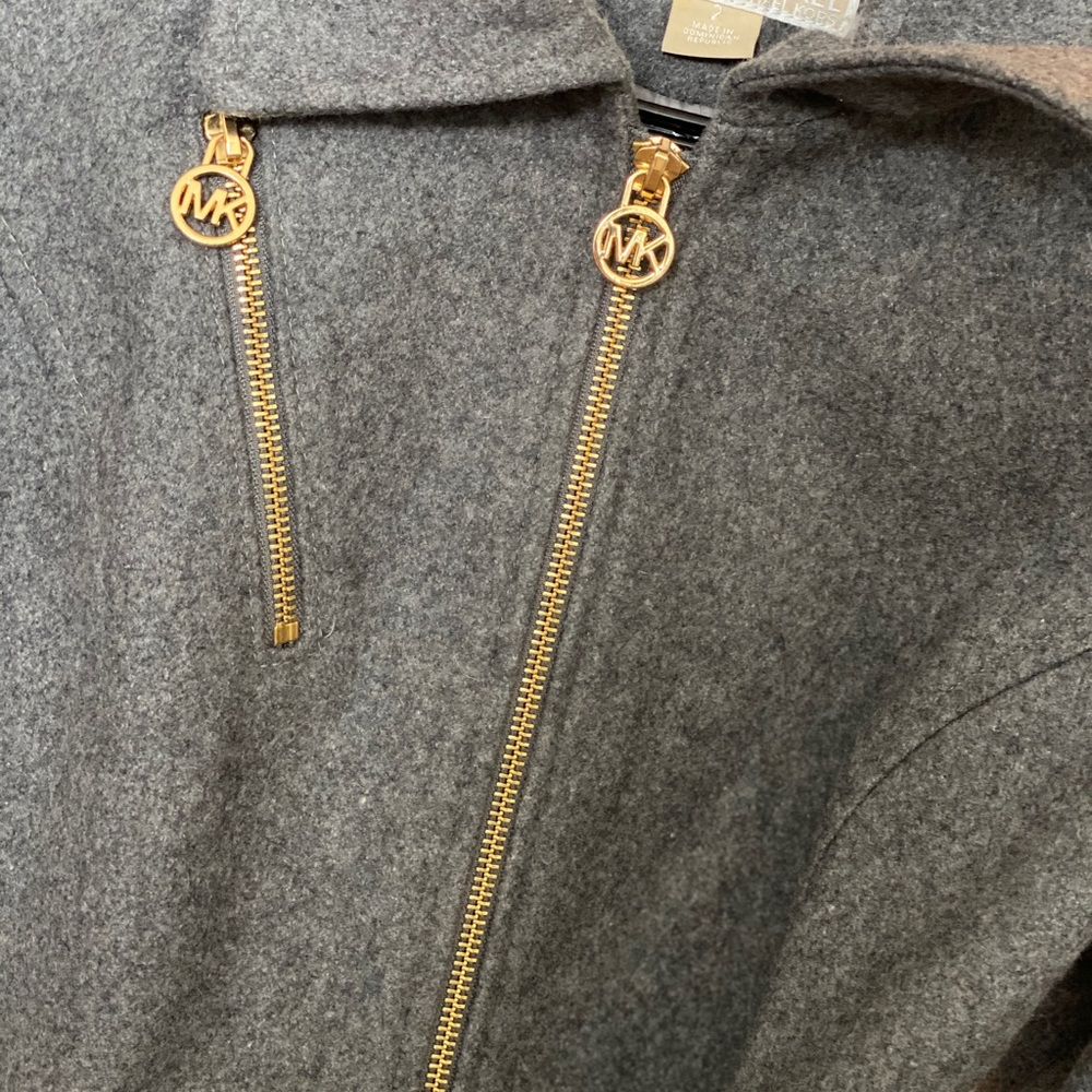 Michael Kors Wool Blend zip front coat. - Picture 4 of 8